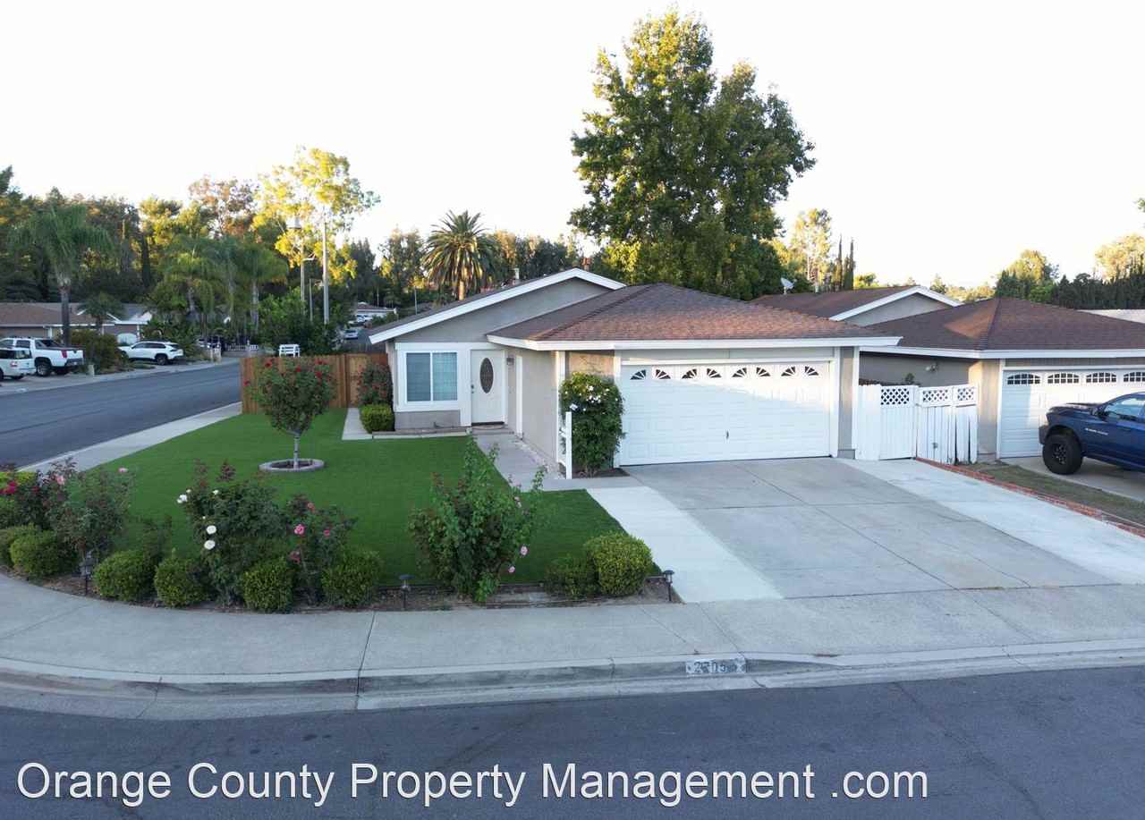 27051 Sombras - Photo 2 of 19