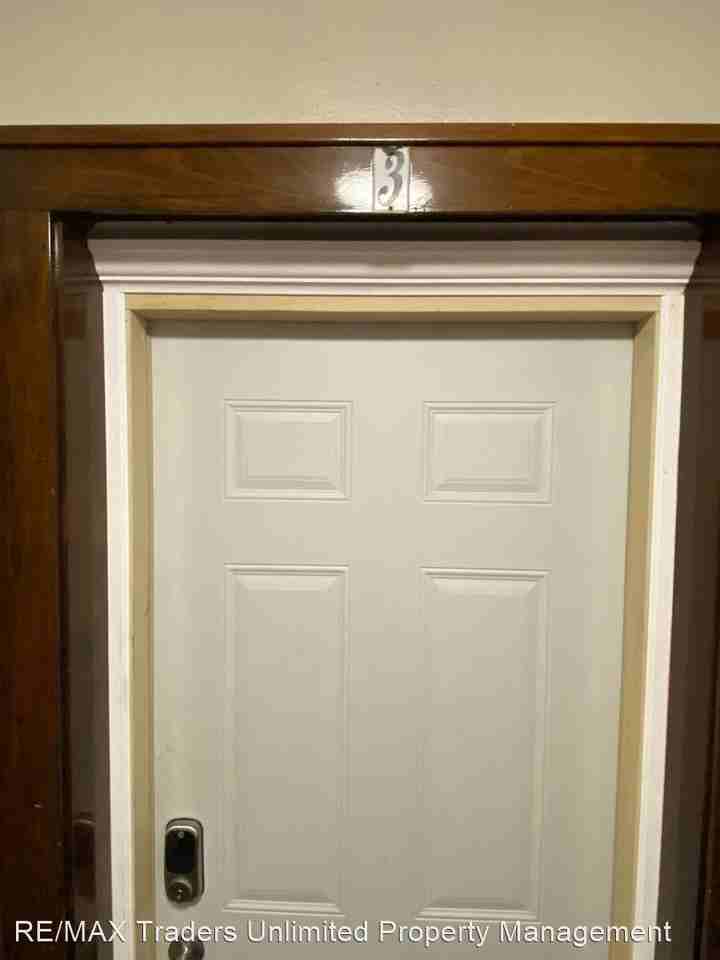 1116 Bradley Ave - Photo 2 of 6