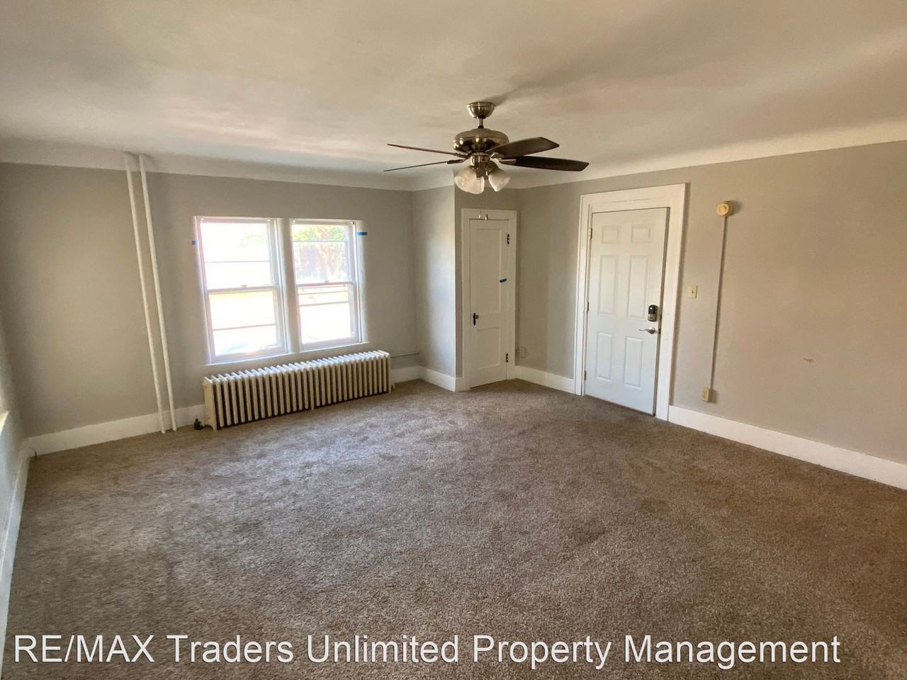 1116 Bradley Ave - Photo 3 of 6