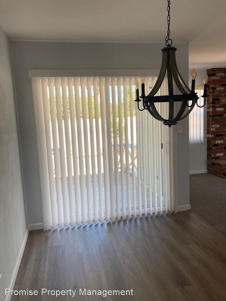 908 Vista Way - Photo 3 of 19