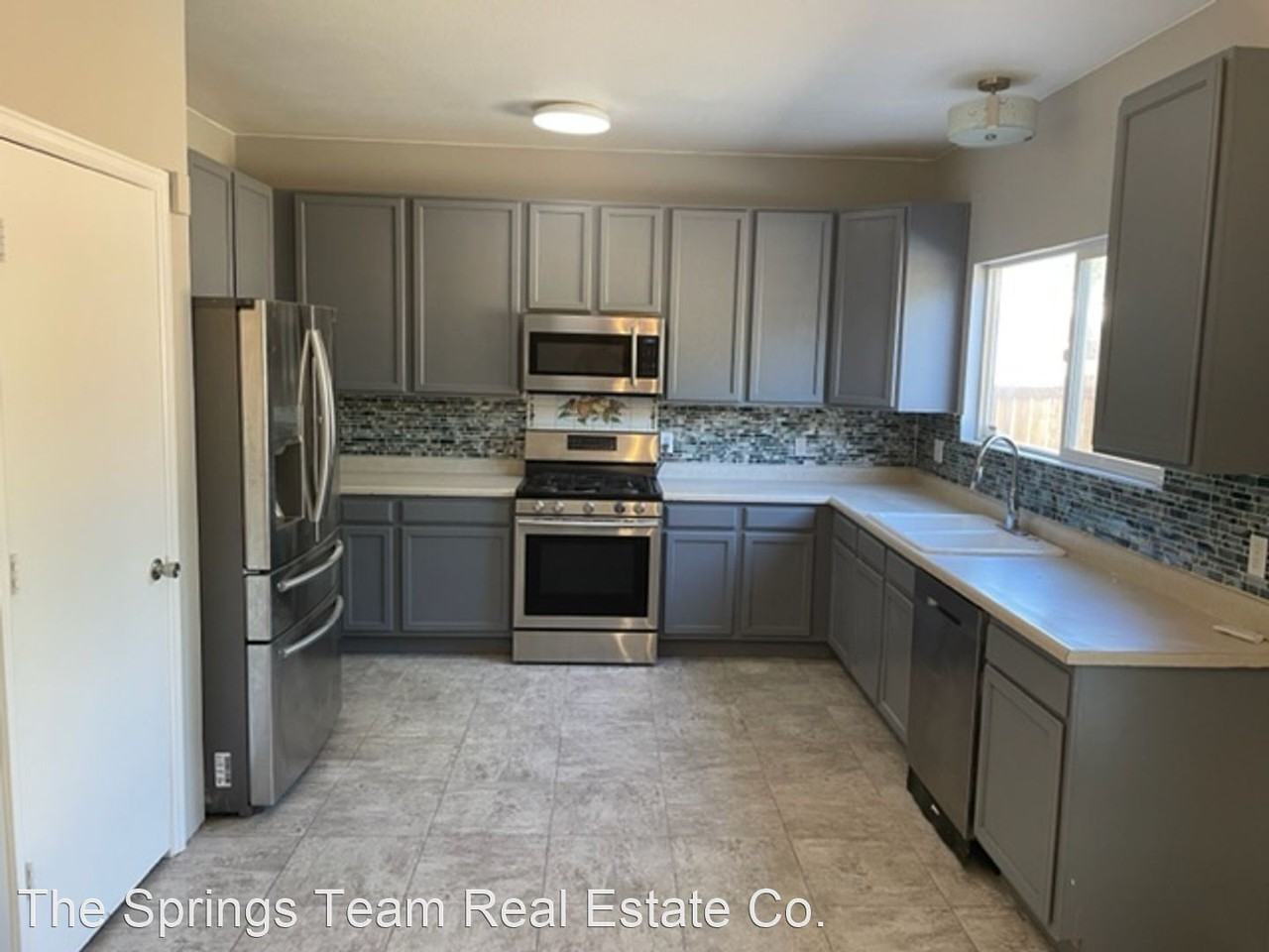 5189 Mountain Air Cir - Photo 2 of 17