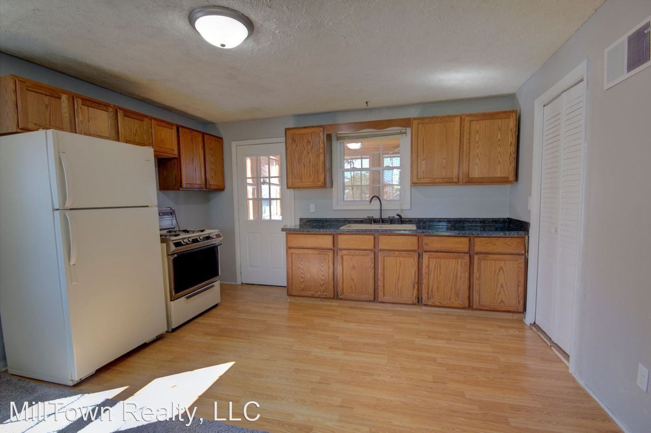 513 S 2nd St - Photo 3 of 21