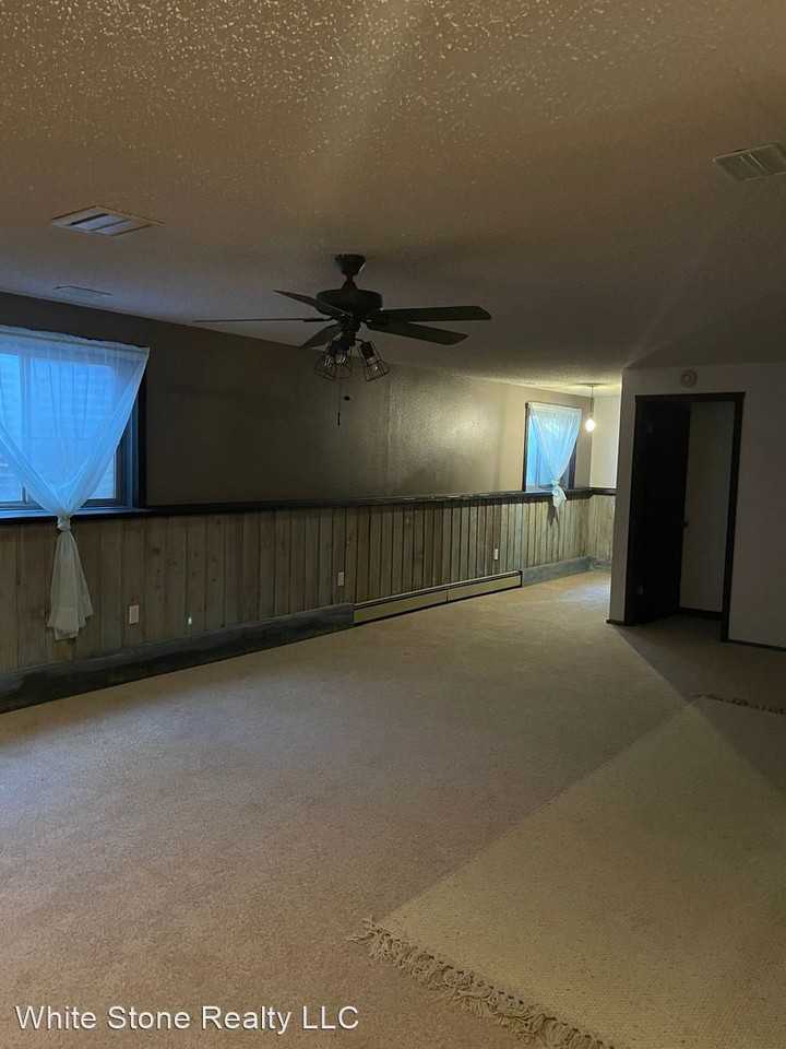 114 9th - Photo 3 of 9