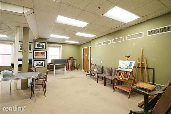 Commercial Offices/Artist Spaces - Photo 3 of 7