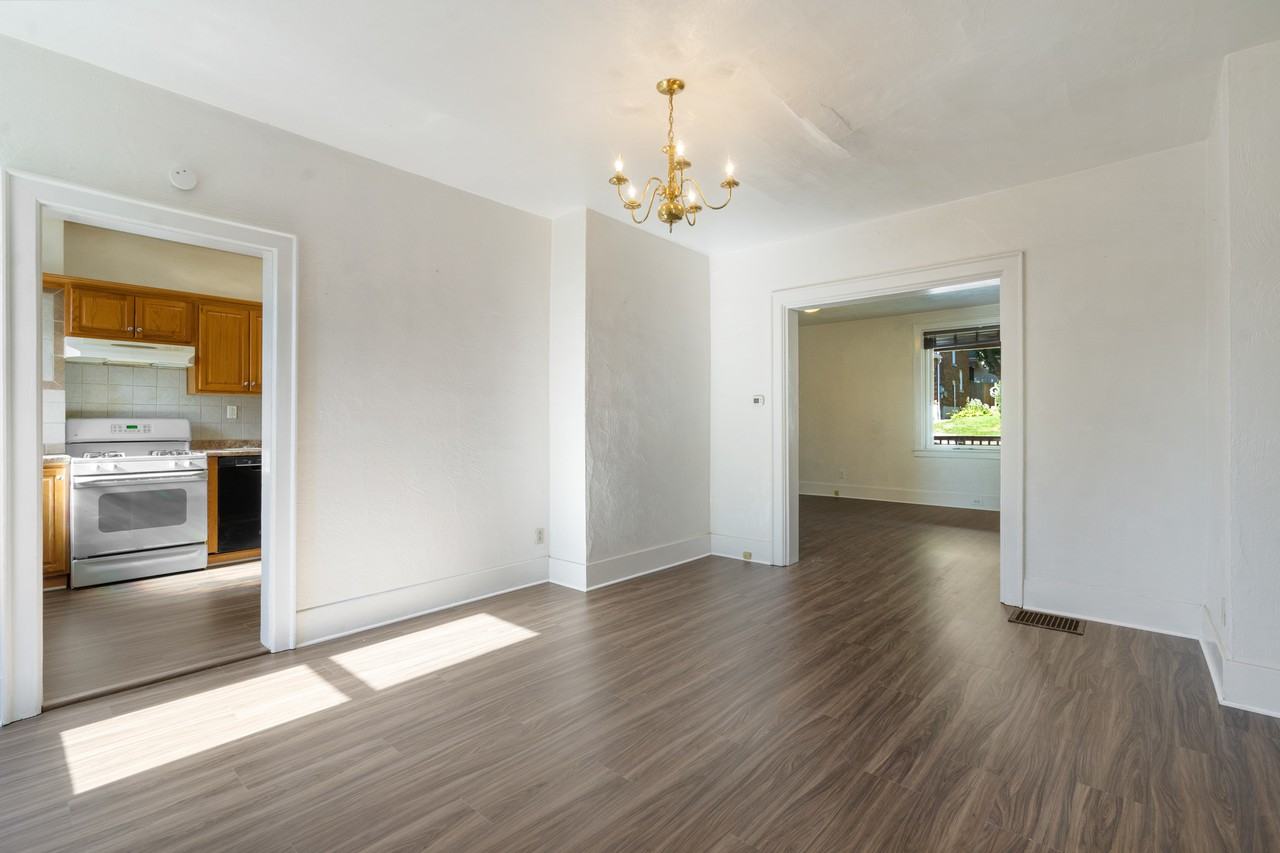 1305 Wisconsin Ave - Photo 6 of 18