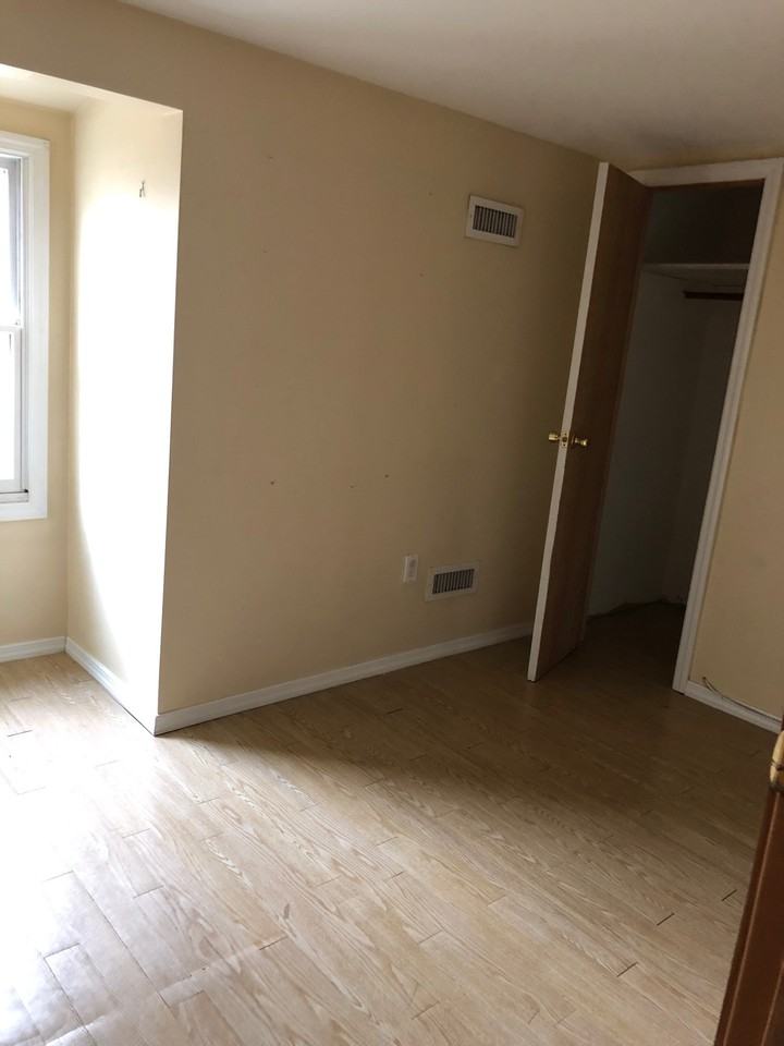 43 W Broadway - Photo 2 of 11