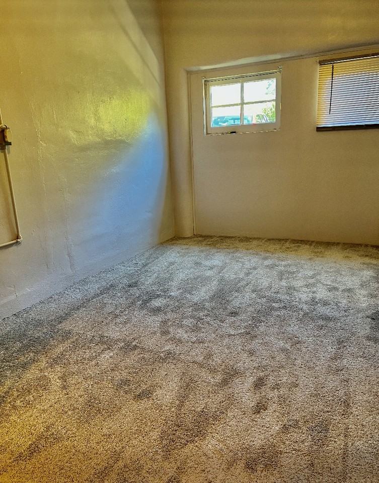 1507 E Blacklidge Dr - Photo 2 of 5