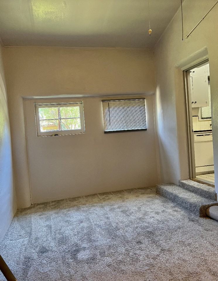 1507 E Blacklidge Dr - Photo 3 of 5