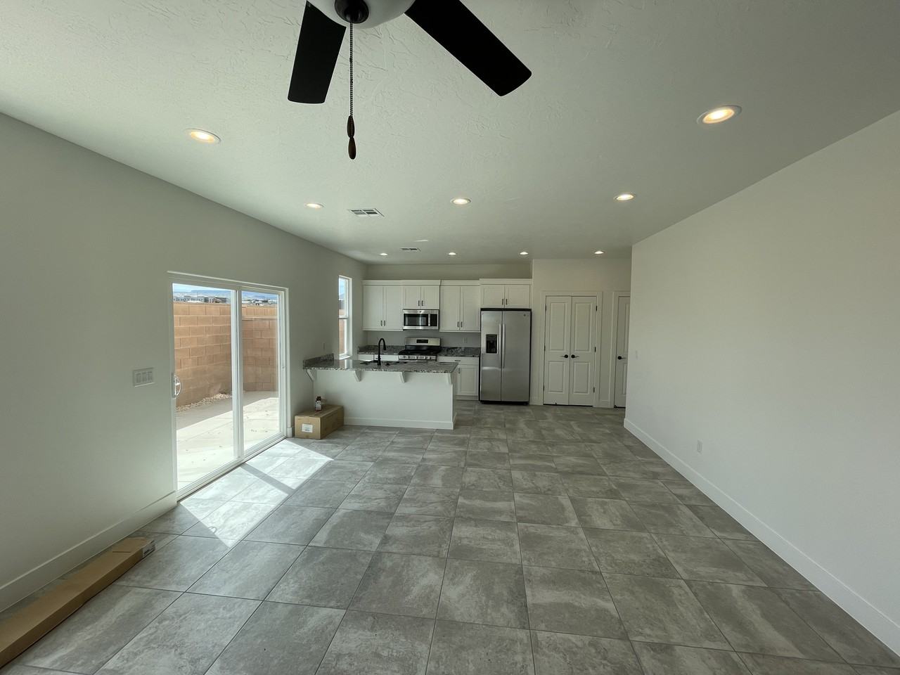 272 Nw - Photo 2 of 14