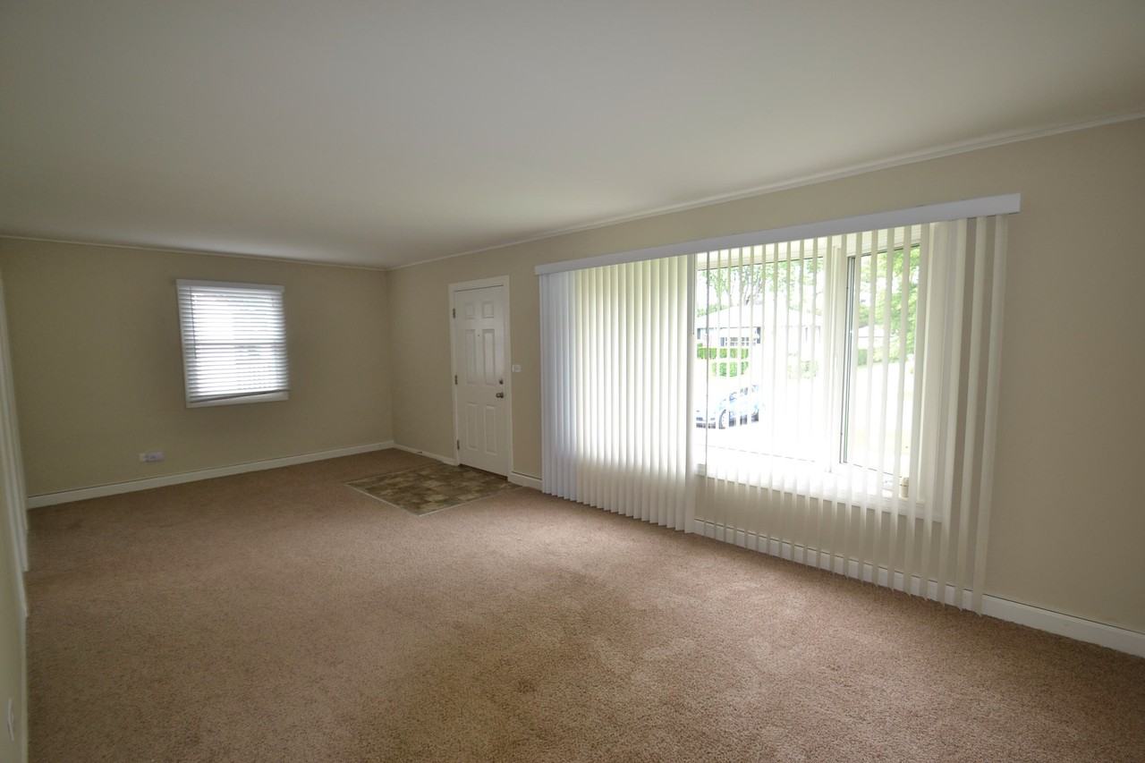 3600 Pheasant Dr - Photo 3 of 10