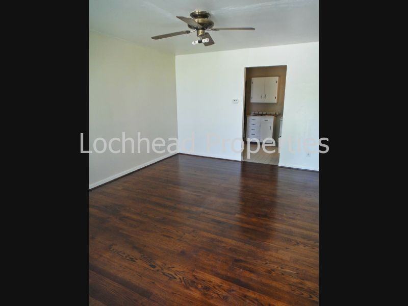 1743 Summit St - Photo 2 of 13