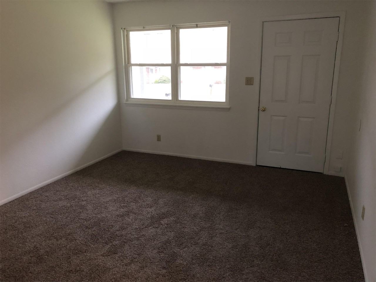 1323 Belair Dr #1 - Photo 2 of 5