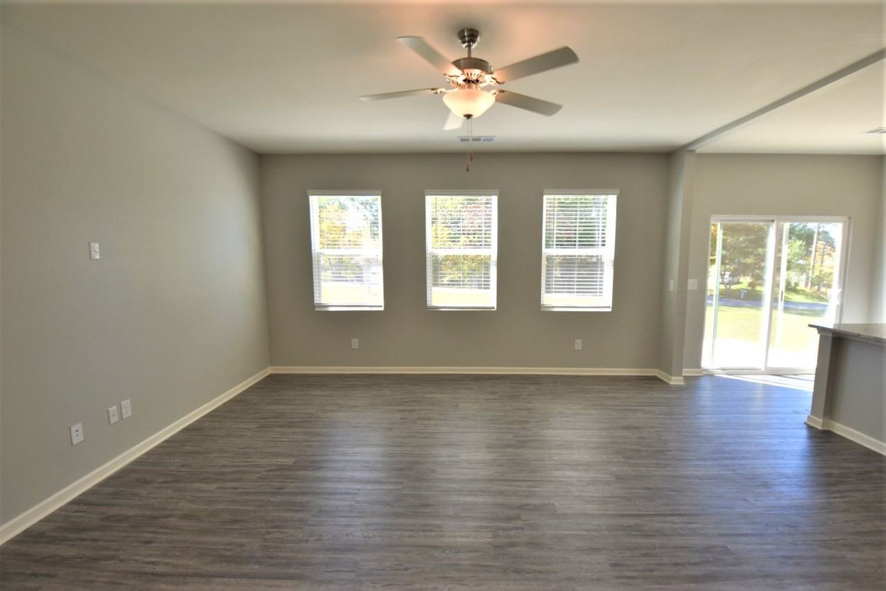 4941 4941 Fawnwood Drive - Photo 2 of 11