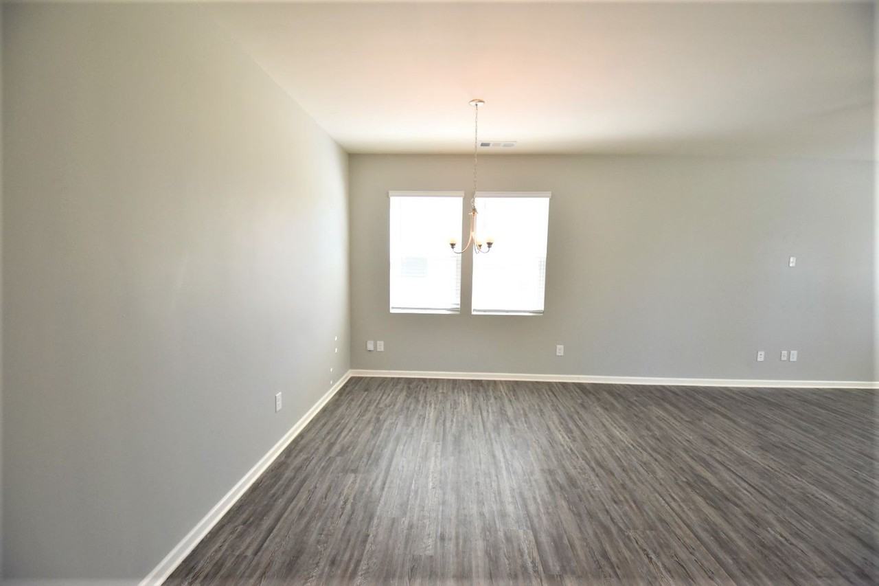 4941 4941 Fawnwood Drive - Photo 3 of 11