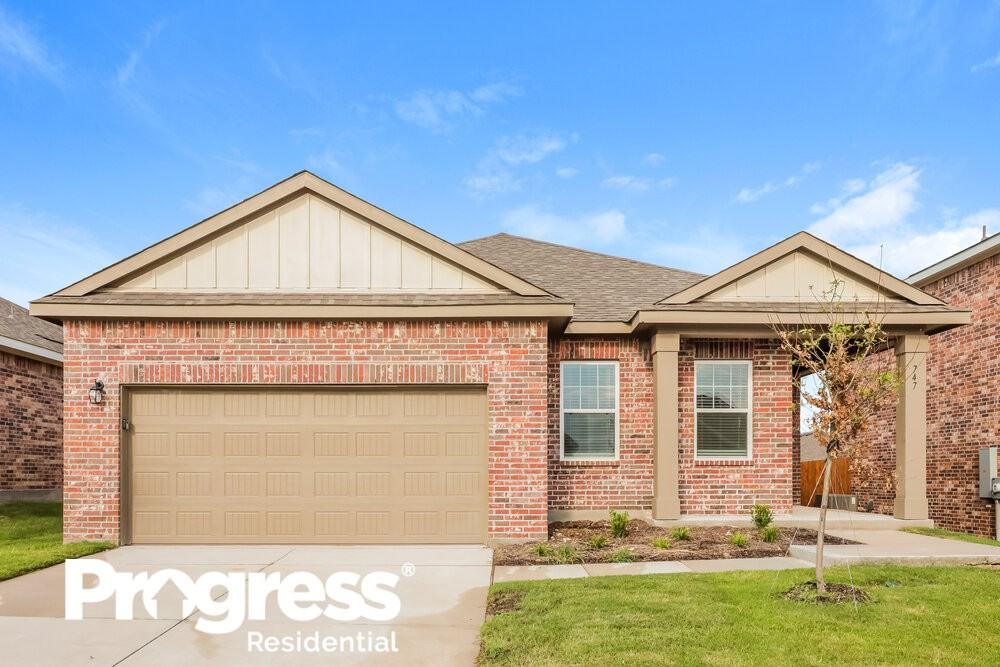 747 Oakhurst Dr