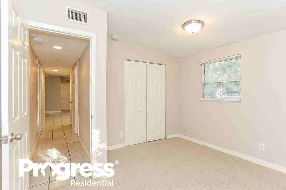 3134 W 12th St - Photo 3 of 16