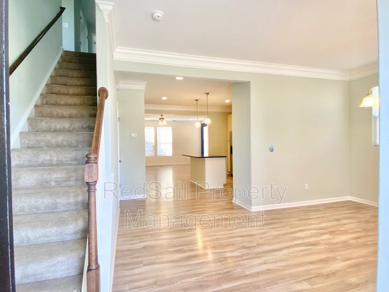 1115 W Ocean View Ave - Photo 3 of 24