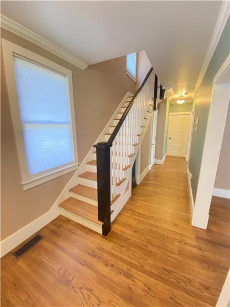 719 W Victory Dr - Photo 3 of 31