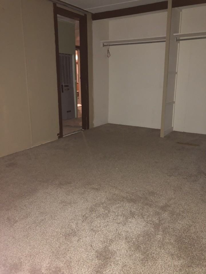 5 Russell Dr - Photo 2 of 6