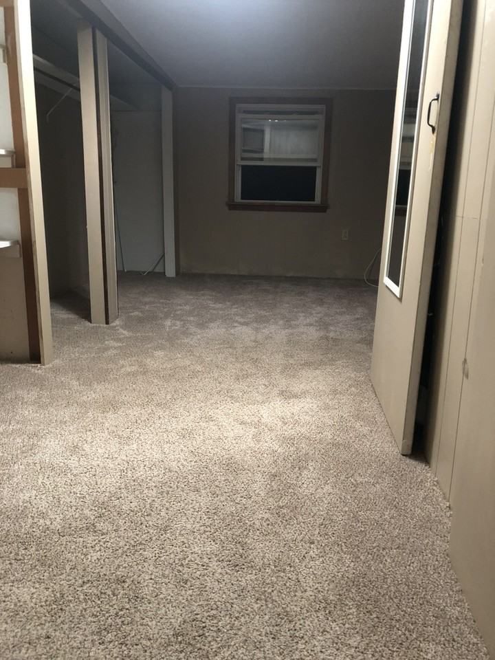 5 Russell Dr - Photo 3 of 6
