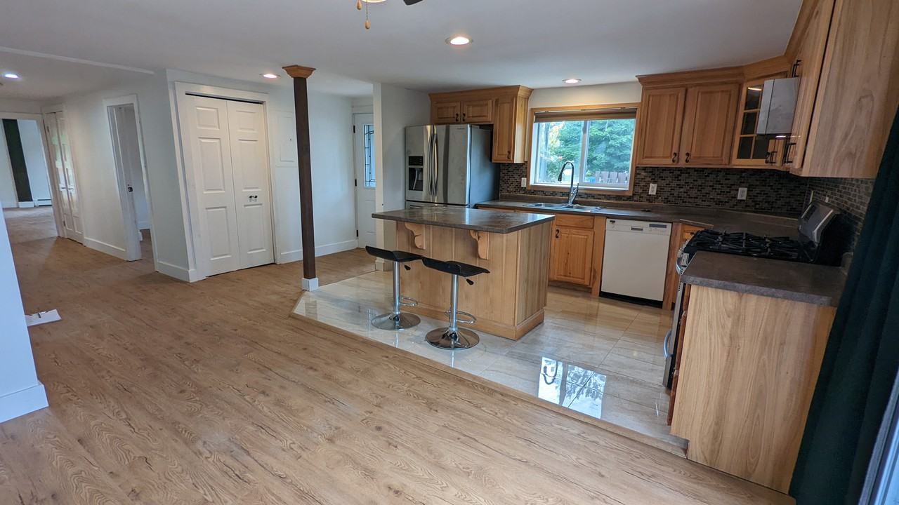 712 Lakeshore Rd. Fort Erie, ON - Photo 3 of 19