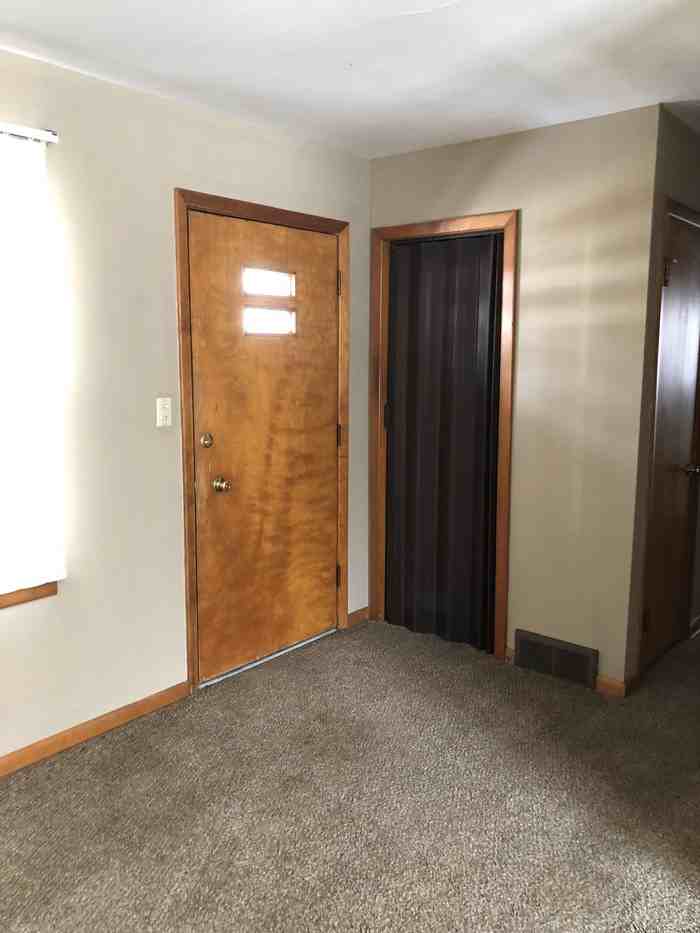 8833 N Oak Trfy - Photo 3 of 16