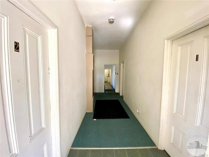 209 S Michigan Ave - Photo 3 of 16