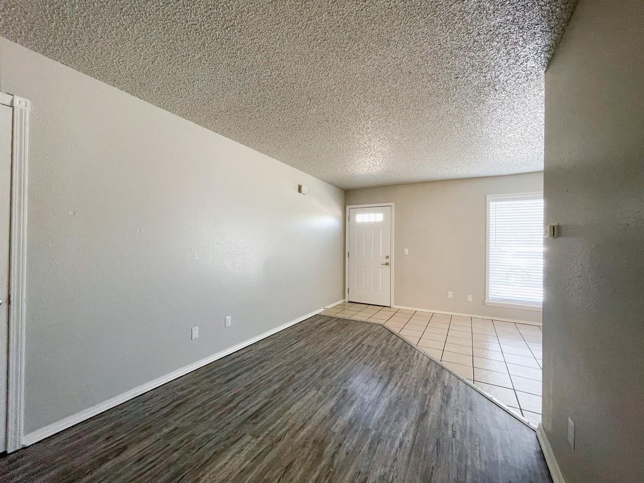 900 Nw 24th St #900-01 - Photo 3 of 18