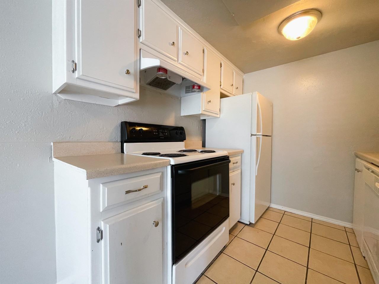 900 Nw 24th St #900-01 - Photo 5 of 18
