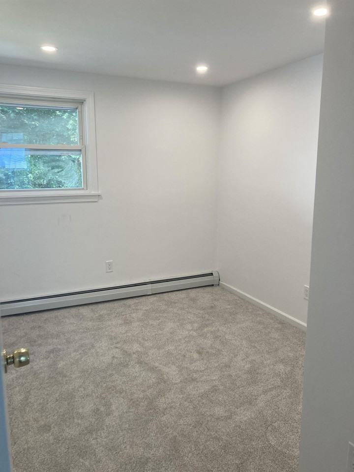 15 Walsh Rd #1 - Photo 2 of 9