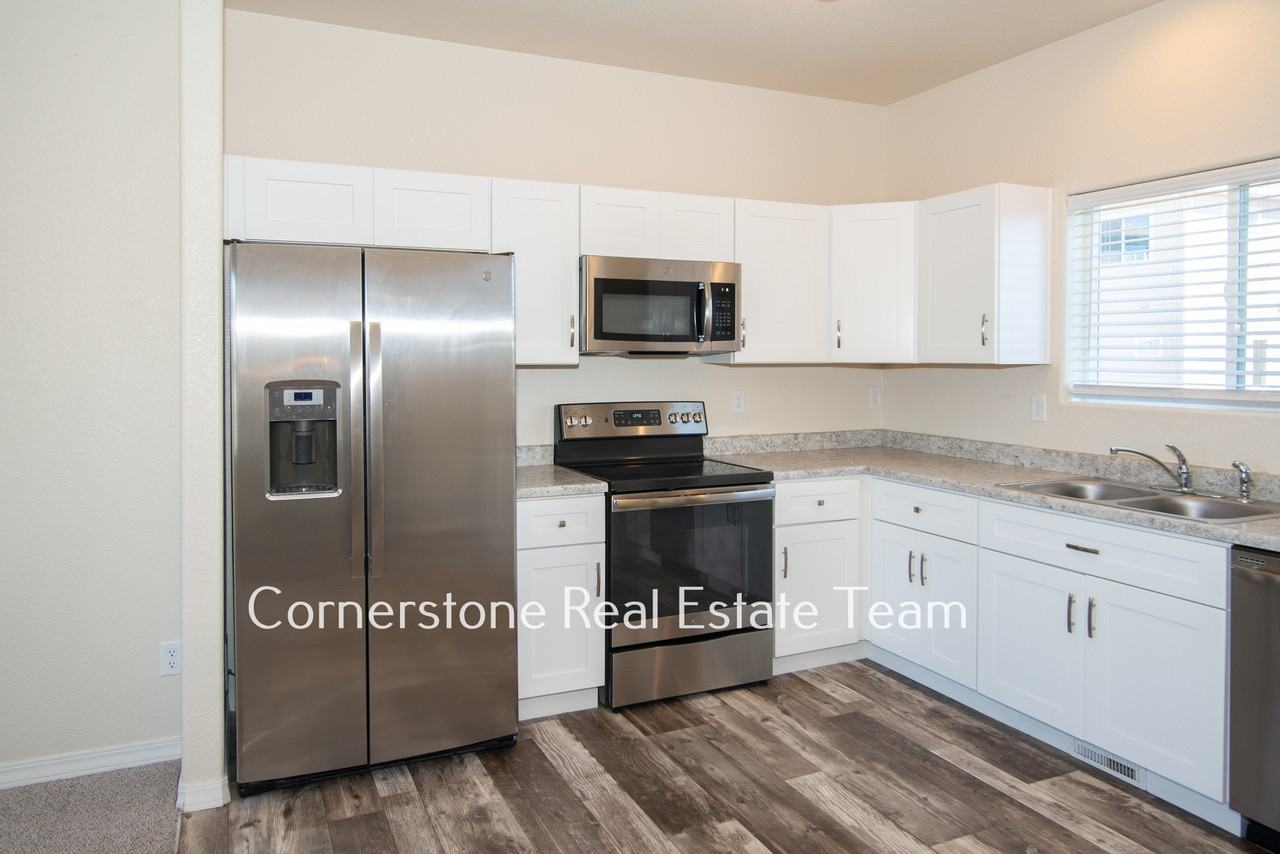 855 Endeavor Way #1 - Photo 6 of 39