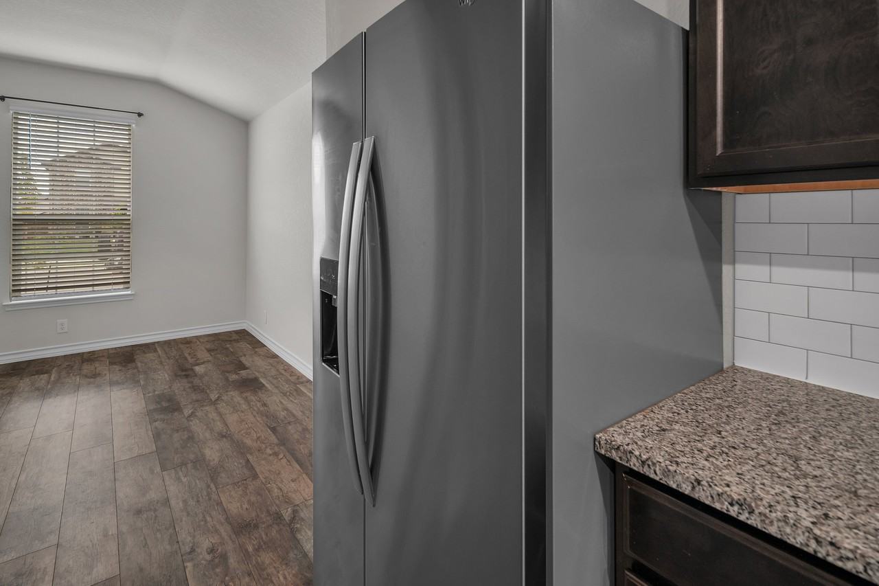 418 Sabine River #1 - Photo 6 of 11