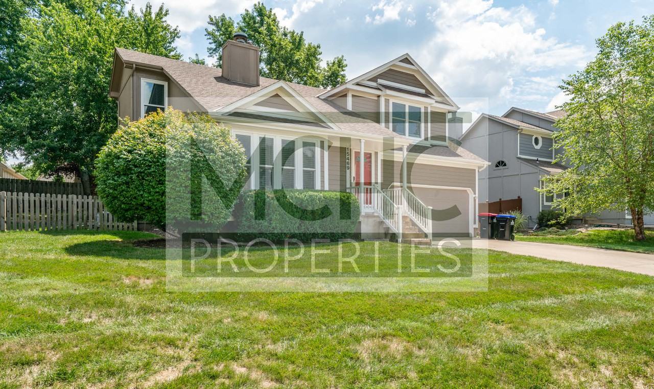 15469 Foster St #1 - Photo 3 of 20