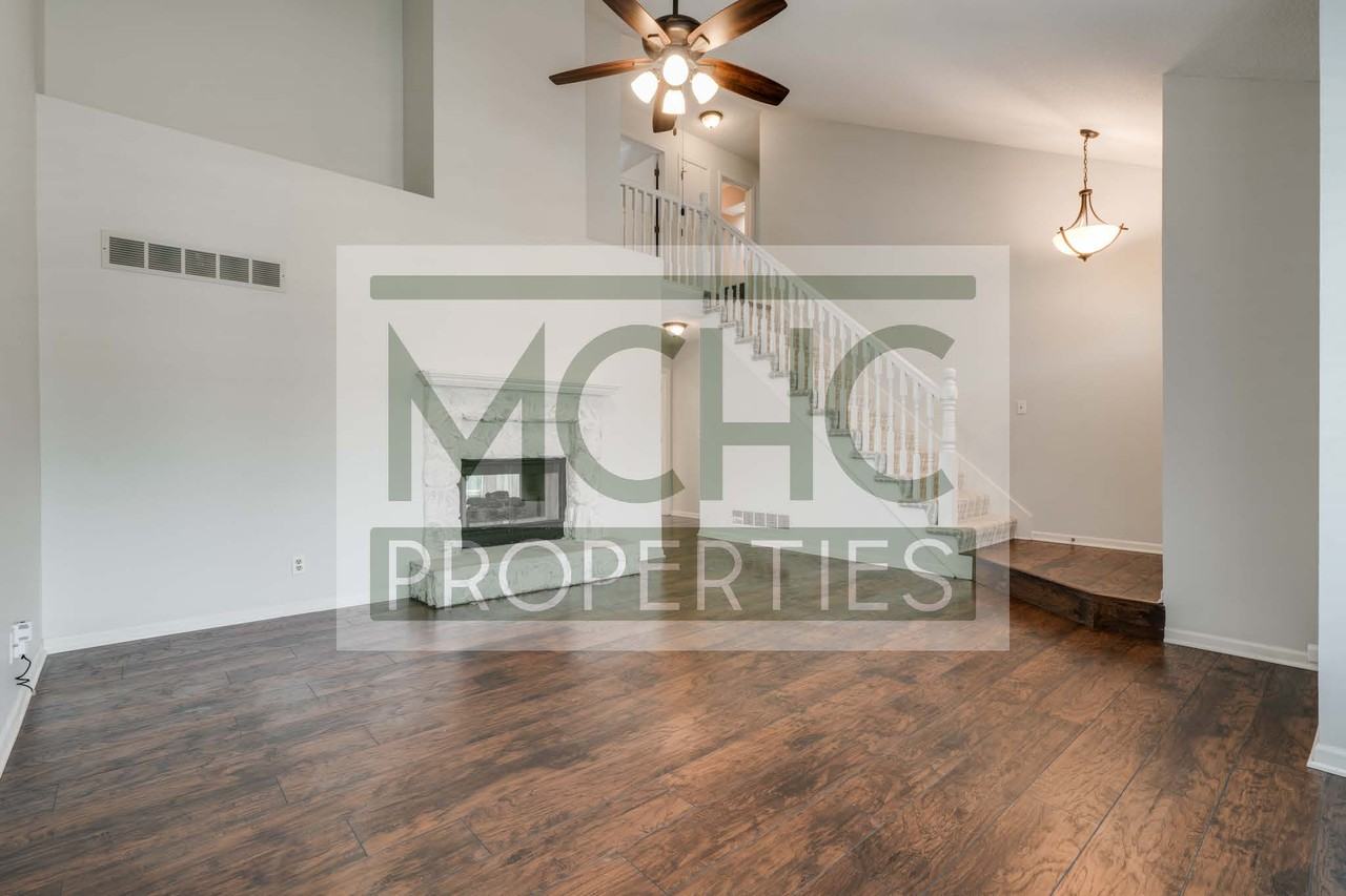 15469 Foster St #1 - Photo 4 of 20