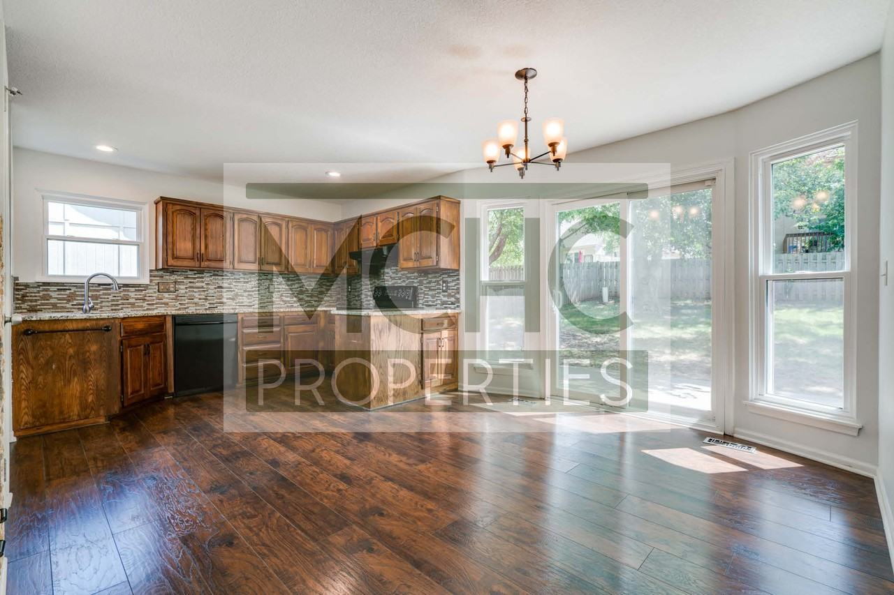 15469 Foster St #1 - Photo 7 of 20