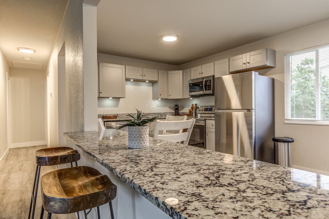 345 S Fenway St - Photo 2 of 14