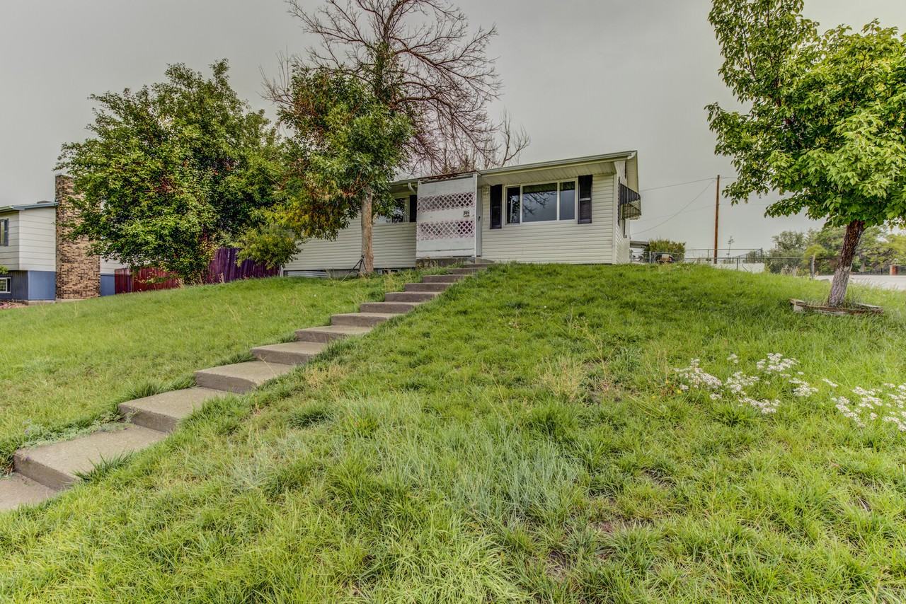 345 S Fenway St - Photo 6 of 14