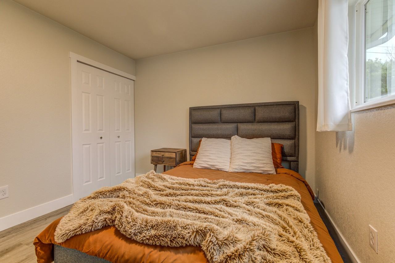 345 S Fenway St - Photo 7 of 14