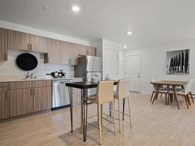 2210 Isaacs Ave - Photo 7 of 35