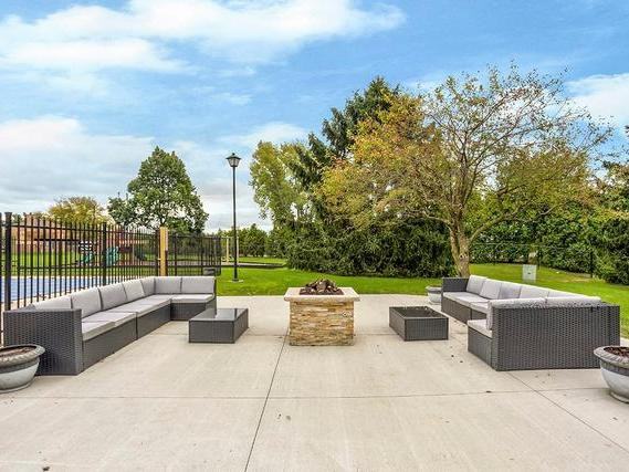 5630 University Park Dr