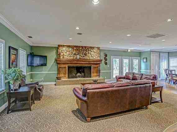 5630 University Park Dr
