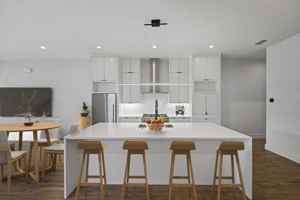 featured image of 5144 Vandelia St