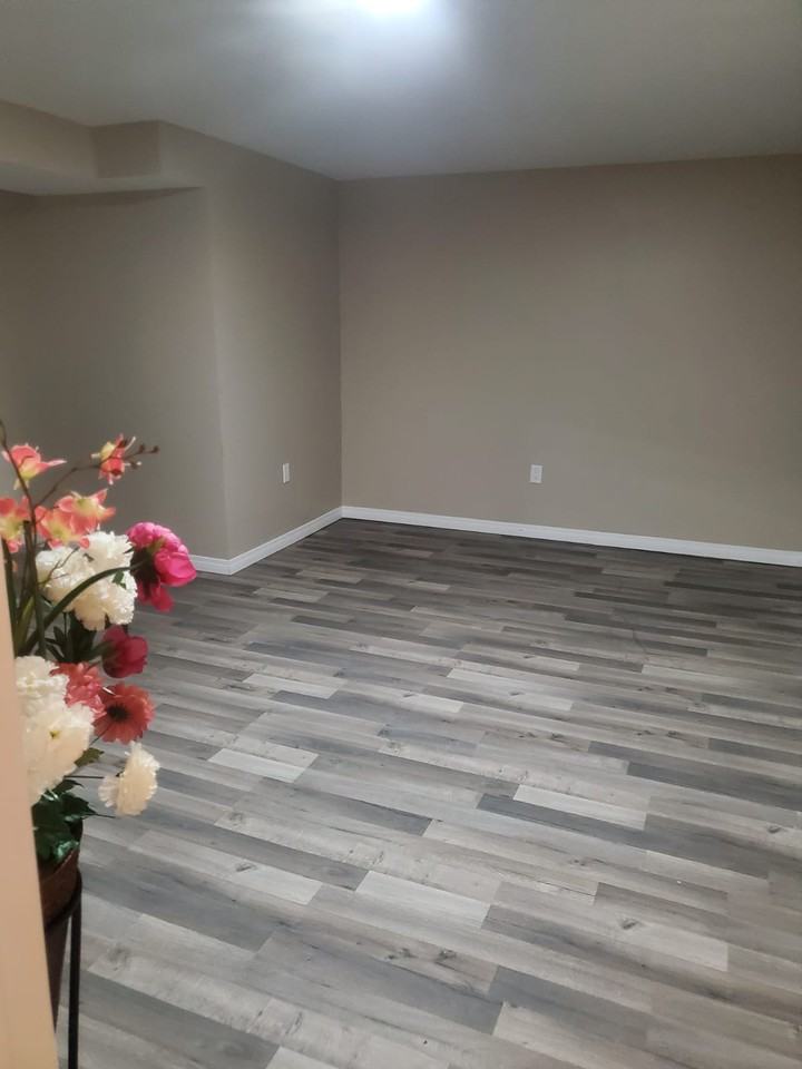 11838 122 Street Northwest - Photo 2 of 8