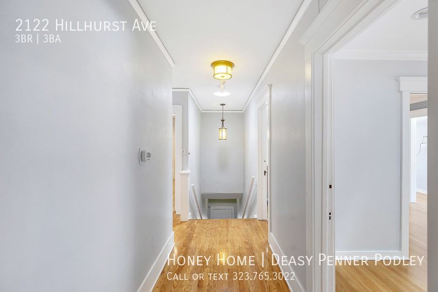 2122 Hillhurst Ave - Photo 2 of 31