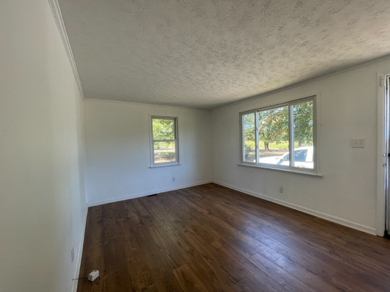 10714 Quaker Rd - Photo 4 of 13