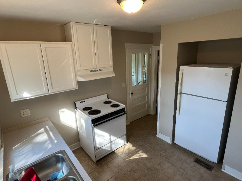 517 Worcester St - Photo 3 of 8