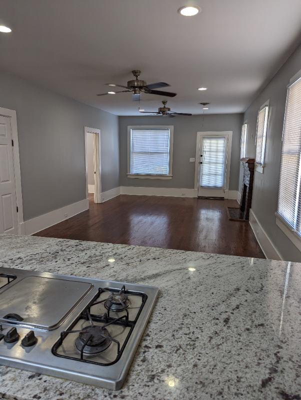 820 W Saint Peter St - Photo 4 of 12