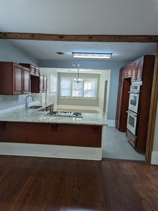 820 W Saint Peter St - Photo 5 of 12