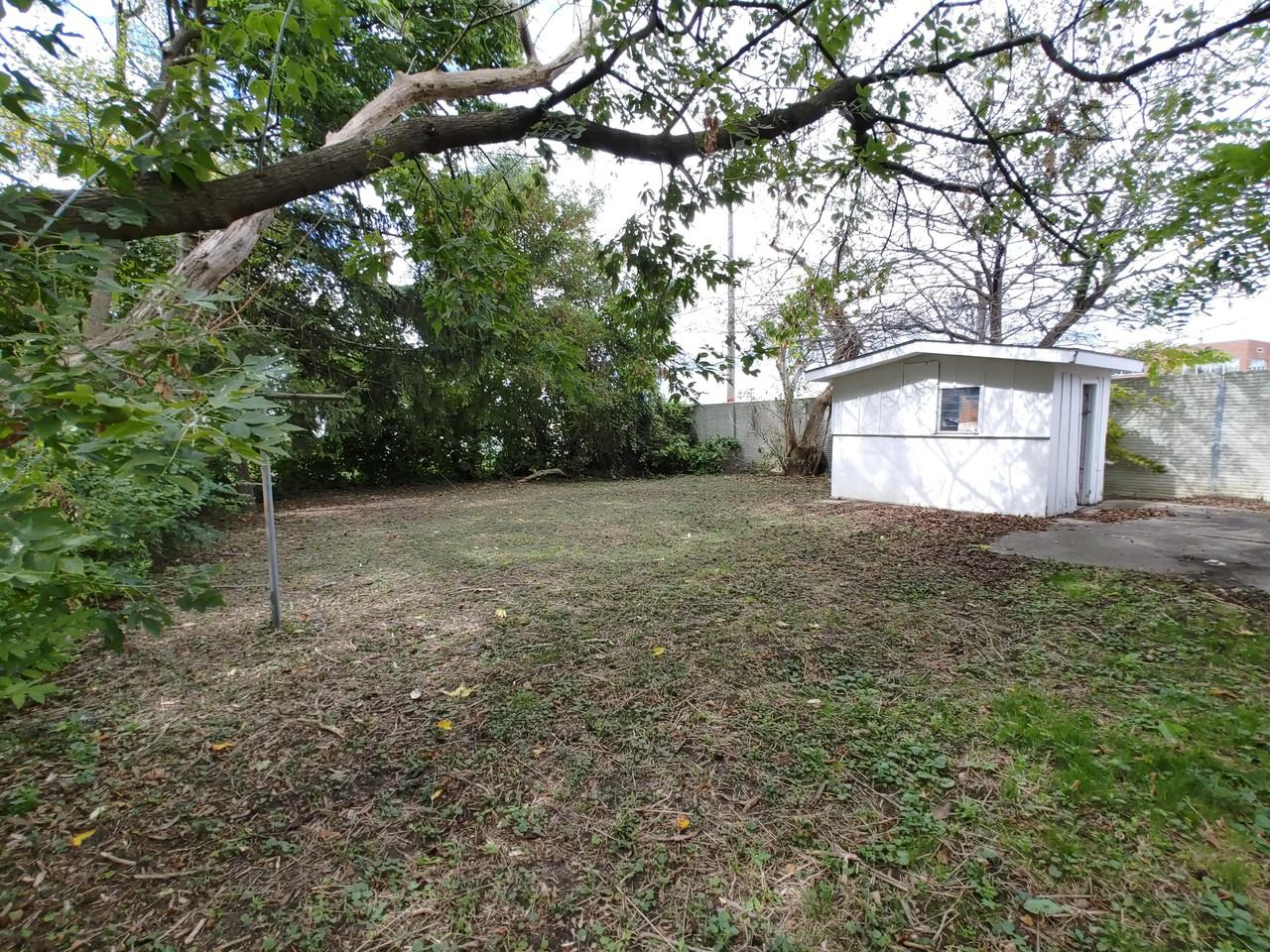 12257 Vaughan St #1 - Photo 4 of 4