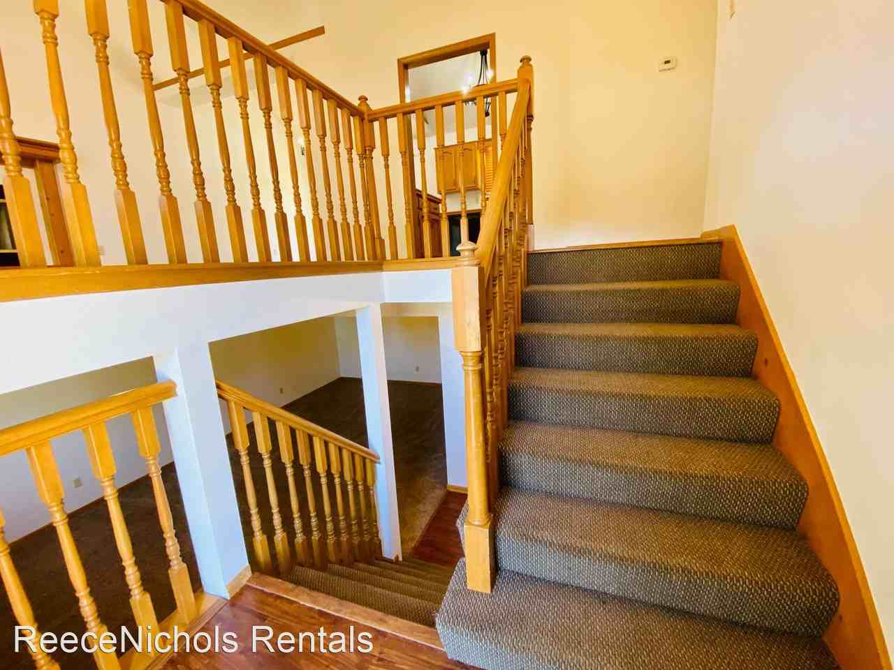 2513 Se Winchester Dr - Photo 3 of 28
